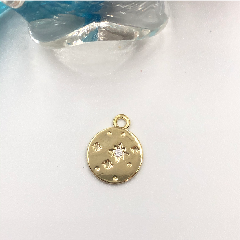 FO728 Mini Medalla Estrellas Guías 10 mm Figura Baño Oro Figuras Bañadas en Oro y Plata hecho de Bronce Bañado en Oro 18K