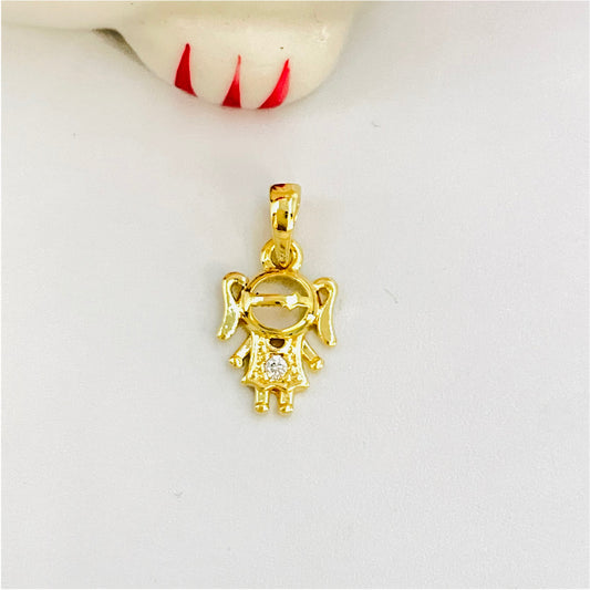 FO784 Colgante Niñita 11 mm Figura Baño Oro Figuras Bañadas en Oro y Plata hecho de Bronce Bañado en Oro 18K