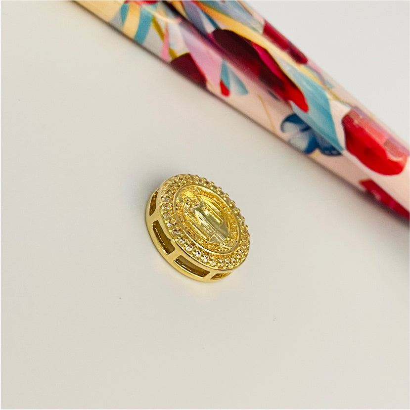 FO799 Colgante San Benito con circones en el borde y galeria 14 mm Figura Baño Oro Figuras Bañadas en Oro y Plata hecho de Bronce Bañado en Oro 18K Joyas Bañadas en Oro