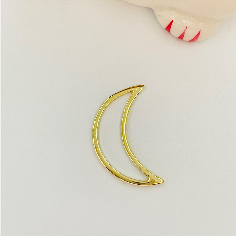 FO806 Colgante Luna 22x15 mm Figura Baño Oro Figuras Bañadas en Oro y Plata hecho de Bronce Bañado en Oro 18K