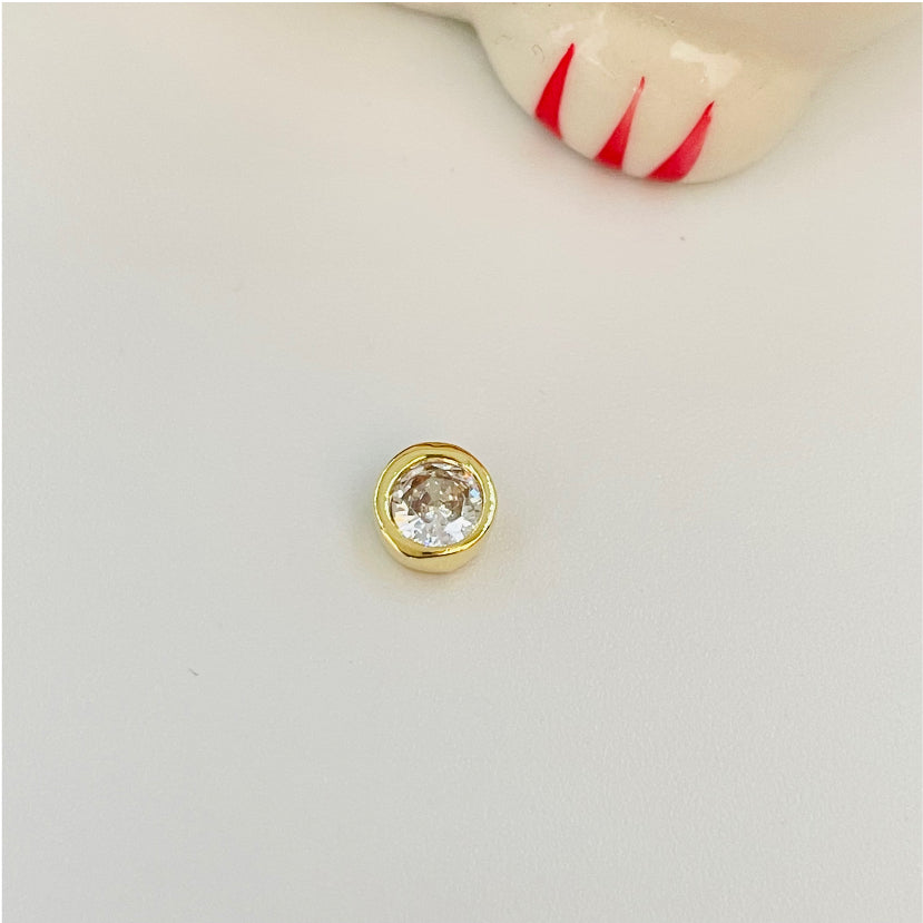 FO814 Punto de Luz 6 mm para pasar Figura Baño Oro Figuras Bañadas en Oro y Plata hecho de Bronce Bañado en Oro 18K