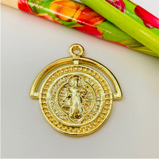 FO856 Colgante Medalla San Benito con borde superior calado 22x25 mm más argollita Figura Baño Oro Figuras Bañadas en Oro y Plata hecho de Bronce Bañado en Oro 18K Joyas Bañadas en Oro