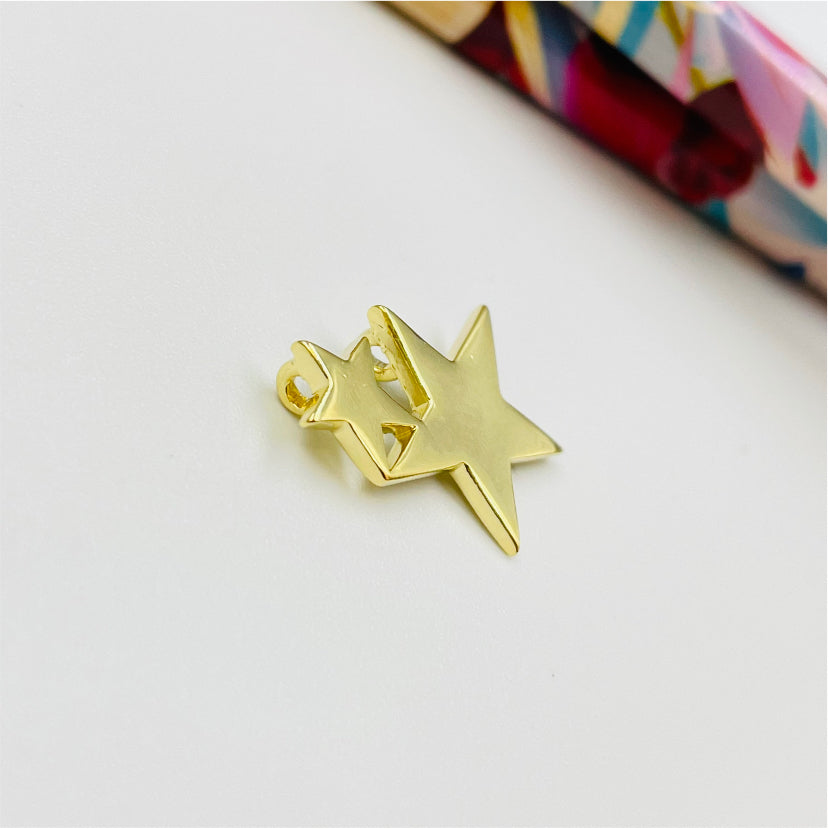 FO880 Colgante Doble Estrella Mediana y Chica 15x15 mm argollitas traseras para pasar Figura Baño Oro Figuras Bañadas en Oro y Plata hecho de Bronce Bañado en Oro 18K Joyas Bañadas en Oro