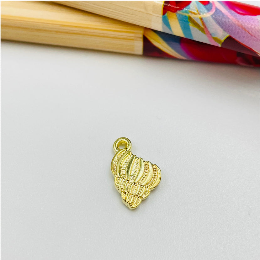 FO884 Colgante Caracol de Mar 10x7 mm más argollita Figura Baño Oro Figuras Bañadas en Oro y Plata hecho de Bronce Bañado en Oro 18K Joyas Bañadas en Oro