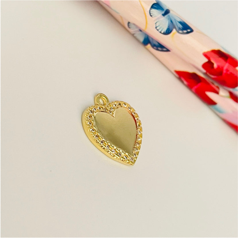 FO893 Colgante Corazón con borde de circones 15 mm Figura Baño Oro Figuras Bañadas en Oro y Plata hecho de Bronce Bañado en Oro 18K Joyas Bañadas en Oro