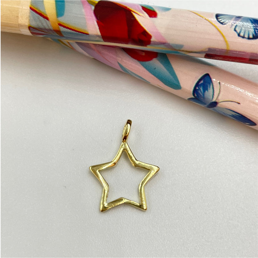 FO922 Estrella Calada 12 mm más argollita de lado Figura Baño Oro Figuras Bañadas en Oro y Plata hecho de Bronce Bañado en Oro 18K Joyas Bañadas en Oro