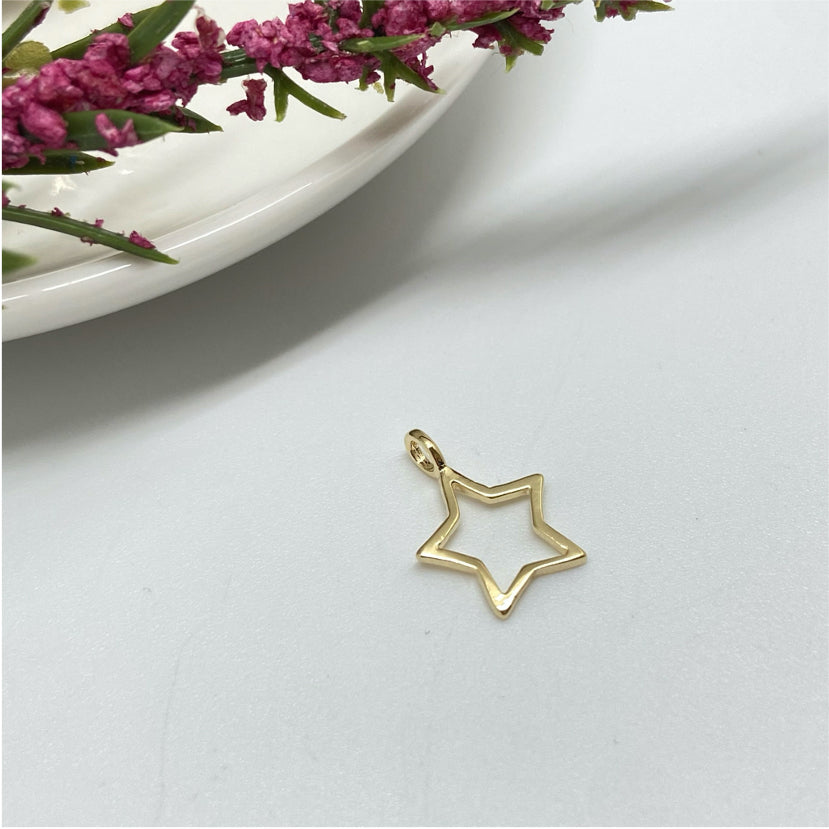FO922 Estrella Calada 12 mm más argollita de lado Figura Baño Oro Figuras Bañadas en Oro y Plata hecho de Bronce Bañado en Oro 18K Joyas Bañadas en Oro