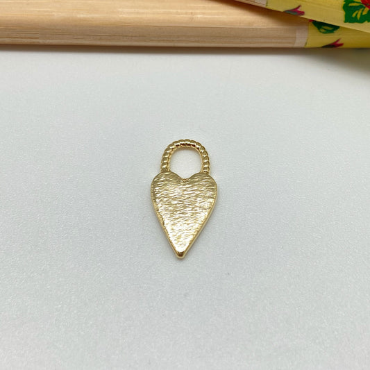 FO932 Colgante Corazón Tipo candado lijado  18x10 mm Figura Baño Oro Figuras Bañadas hecho de Bronce Bañado en Oro 18K Joyas Bañadas en Oro
