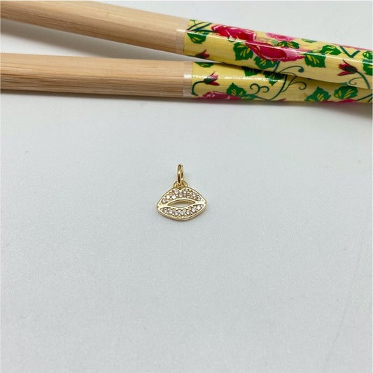 FO940 Colgante Boca con Circones 9x10 mm más argollita Figura Baño Oro Figuras Bañadas hecho de Bronce Bañado en Oro 18K Joyas Bañadas en Oro