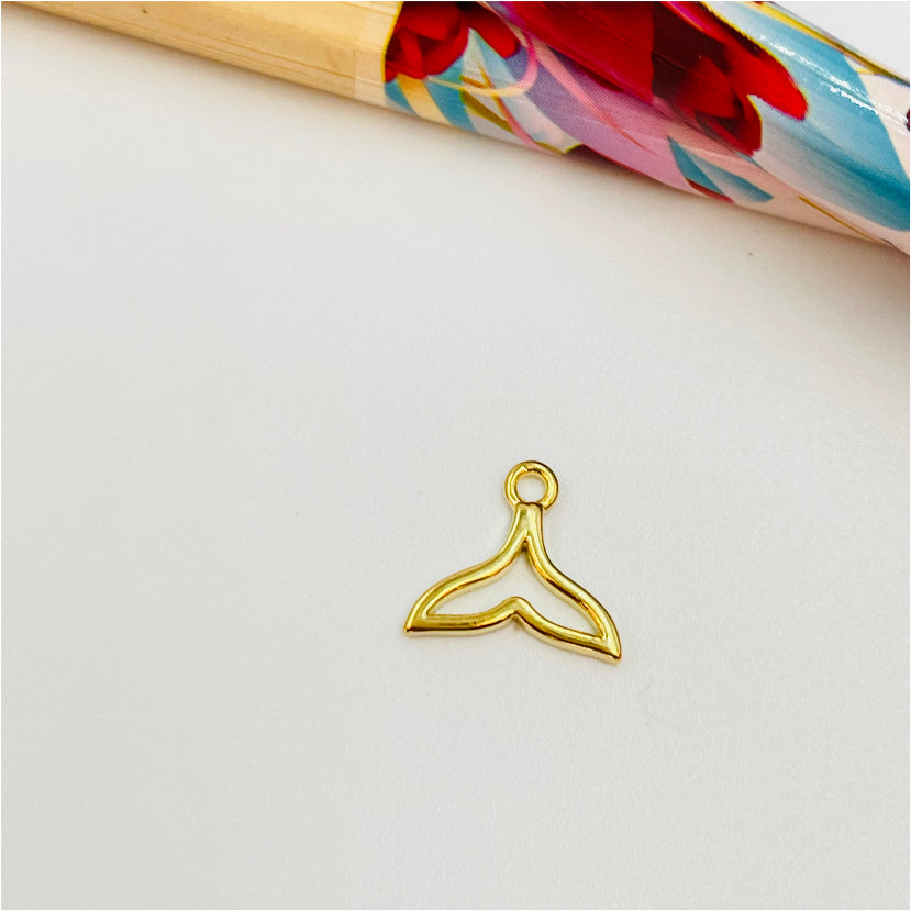 FO953 Colgante Colita de Sirena 7x11 mm más argollita Figura Baño Oro Figuras Bañadas hecho de Bronce Bañado en Oro 18K Joyas Bañadas en Oro