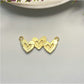FO969 Colgante Triple Corazón con corazón en relieve lijado 12x30 mm argollitas en lados Figura Baño Oro Figuras Bañadas hecho de Bronce Bañado en Oro 18K Joyas Bañadas en Oro