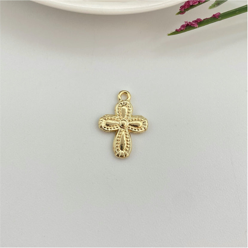 FO972 Colgante Cruz con relieve borde rutilado 15x12 mm más argollita Figura Baño Oro Figuras Bañadas hecho de Bronce Bañado en Oro 18K Joyas Bañadas en Oro
