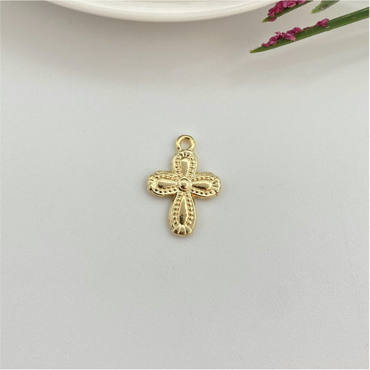 FO972 Colgante Cruz con relieve borde rutilado 15x12 mm más argollita Figura Baño Oro Figuras Bañadas hecho de Bronce Bañado en Oro 18K Joyas Bañadas en Oro