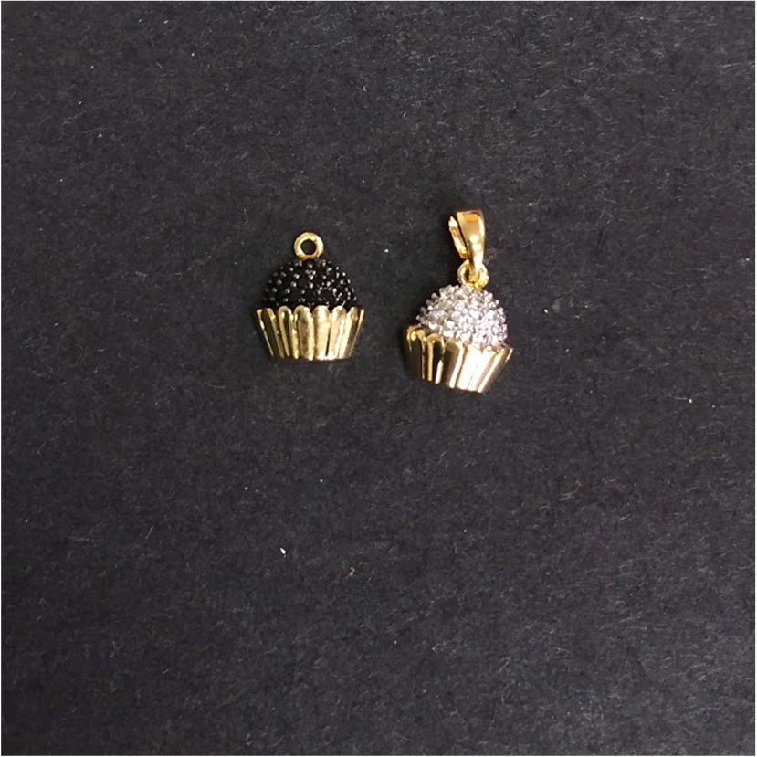 FO99 Colgante Cup Cake con circones 10 mm Figura Baño Oro Figuras Bañadas en Oro y Plata hecho de Bronce Bañado en Oro 18K