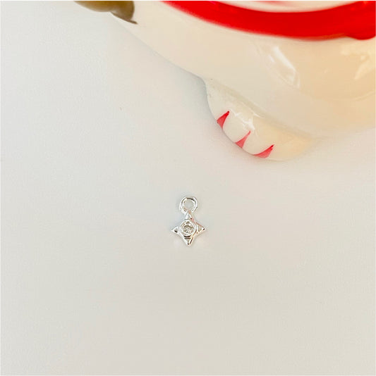 FP472 Estrella 4 Puntas Mini con Circón 4 mm más argollita Figura Baño Plata Figuras Bañadas en Oro y Plata hecho de Bronce Bañado en Plata 50 ml