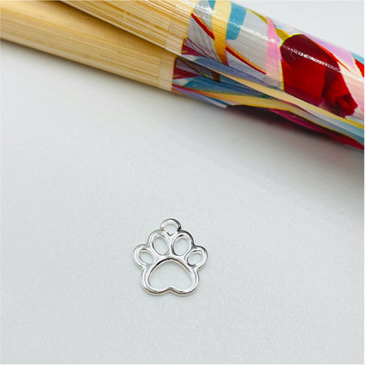 FP479 Patita Perro Plana 8 mm Figura Baño Plata Figuras Bañadas hecho de Bronce Bañado en Plata 50 ml Joyas Bañadas en Plata