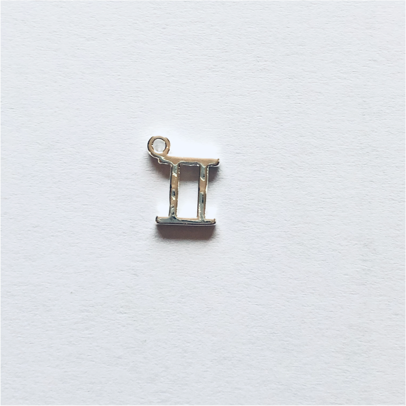 FP717 Geminis Colgante Signos Zodiaco Mini 14 x 8 mm app Figura Baño Plata Figuras Bañadas en Oro y Plata hecho de Bronce Bañado en Plata 50 ml