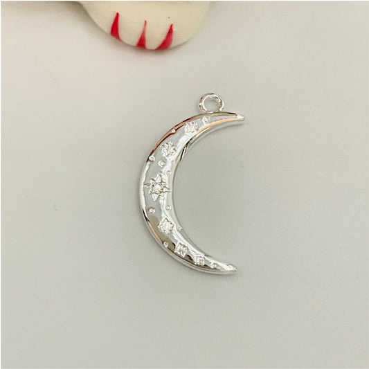 FP725 Colgante Luna Con estrellas Guías Estampadas y con Circon 25 x 4 mm Figura Baño Plata Figuras Bañadas en Oro y Plata hecho de Bronce Bañado en Plata 50 ml