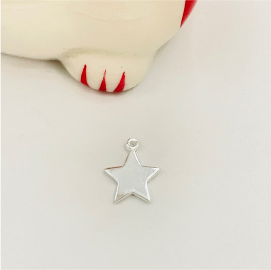FP731 Estrella con argollita 12 mm Espesor 1 mm Figura Baño Plata Figuras Bañadas en Oro y Plata hecho de Bronce Bañado en Plata 50 ml