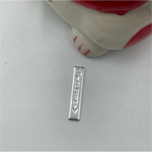 FP739 Colgante Placa Be Brave 20 x 4 mm con perforación Figura Baño Plata Figuras Bañadas en Oro y Plata hecho de Bronce Bañado en Plata 50 ml Joyas Bañadas en Plata