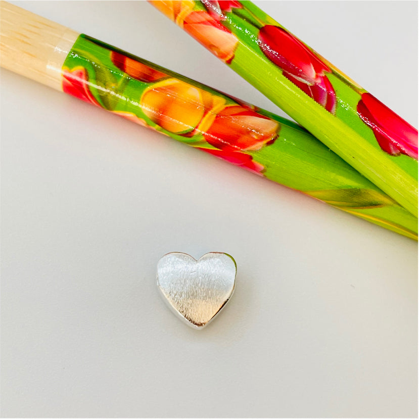 FP756 Corazón Lijado pasado 10 mm perforación 2 mm Figura Baño Plata Figuras Bañadas en Oro y Plata hecho de Bronce Bañado en Plata 50 ml Joyas Bañadas en Plata