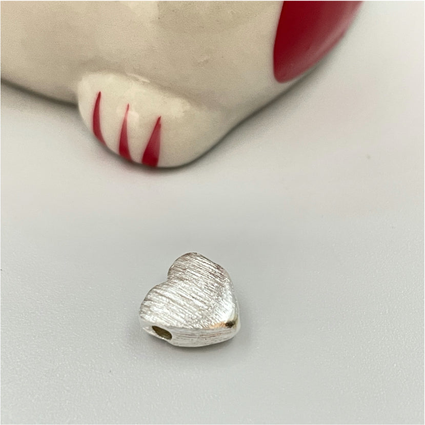FP756 Corazón Lijado pasado 10 mm perforación 2 mm Figura Baño Plata Figuras Bañadas en Oro y Plata hecho de Bronce Bañado en Plata 50 ml Joyas Bañadas en Plata