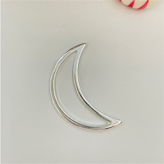 FP806 Colgante Luna 22x15 mm Figura Baño Plata Figuras Bañadas en Oro y Plata hecho de Bronce Bañado en Plata 50 ml