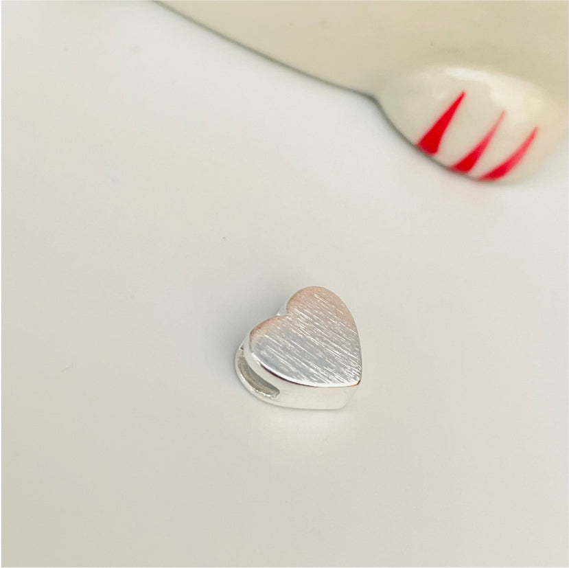 FP821 Colgante lijado para pasar 8 mm Figura Baño Plata Figuras Bañadas en Oro y Plata hecho de Bronce Bañado en Plata 50 ml