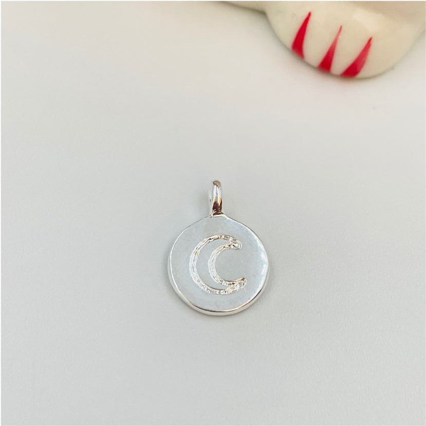 FP824 Colgante Mini Medalla redonda luna estampada 10 mm Figura Baño Plata Figuras Bañadas en Oro y Plata hecho de Bronce Bañado en Plata 50 ml