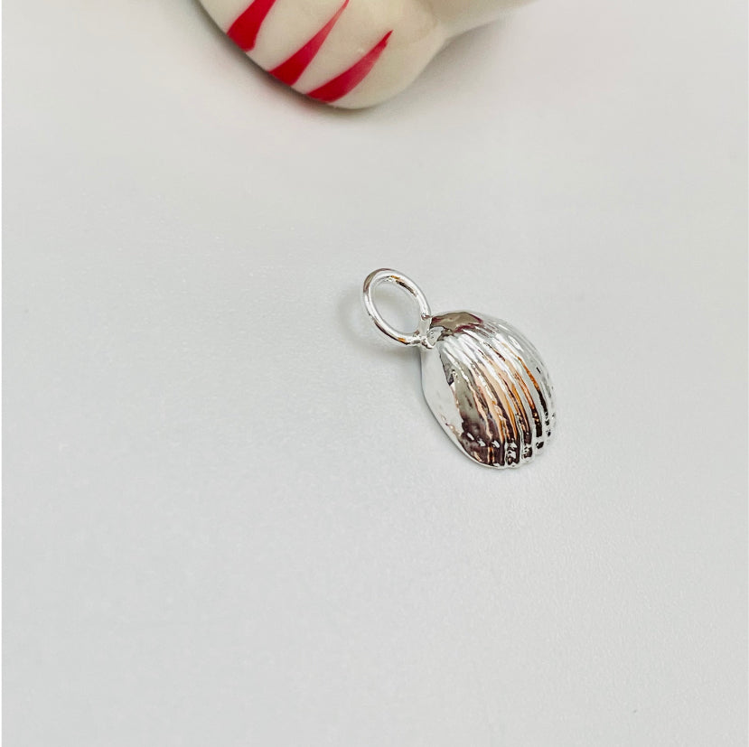 FP838 Colgante Mini Conchita 10x10 mm más argollita Figura Baño Plata Figuras Bañadas en Oro y Plata hecho de Bronce Bañado en Plata 50 ml Joyas Bañadas en Plata