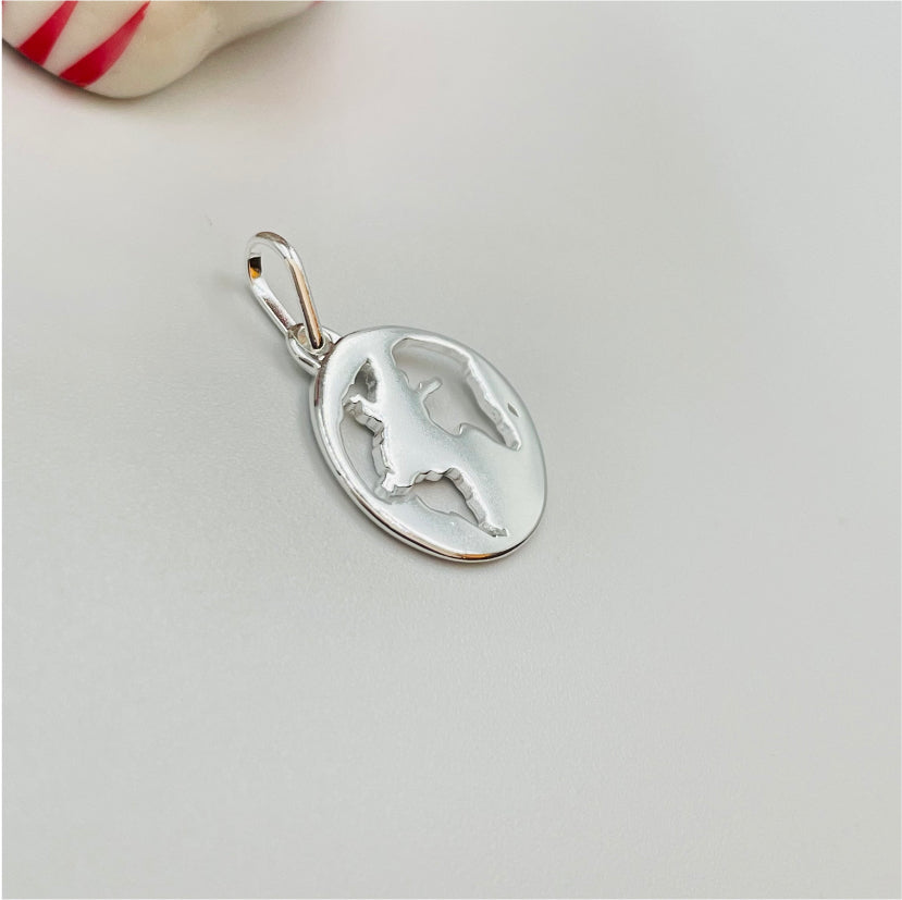 FP849 Colgante Mundo 15 mm más balier Figura Baño Plata Figuras Bañadas en Oro y Plata hecho de Bronce Bañado en Plata 50 ml Joyas Bañadas en Plata