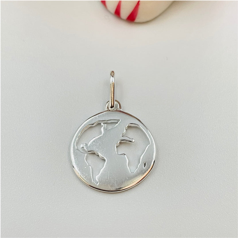 FP849 Colgante Mundo 15 mm más balier Figura Baño Plata Figuras Bañadas en Oro y Plata hecho de Bronce Bañado en Plata 50 ml Joyas Bañadas en Plata