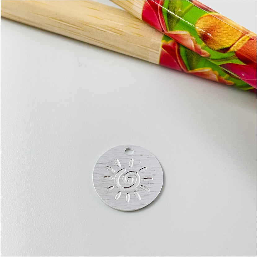 FP875 Colgante Medalla Sol Colección Verano 12 mm Figura Baño Plata Figuras Bañadas en Oro y Plata hecho de Bronce Bañado en Plata 50 ml Joyas Bañadas en Plata