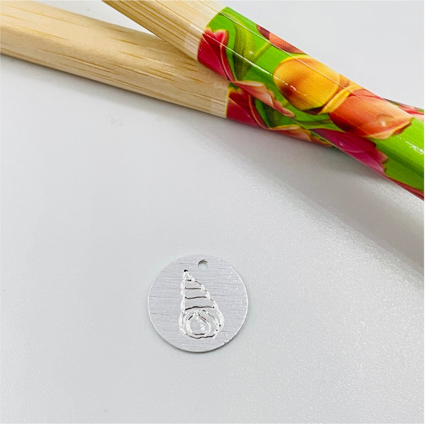 FP875 Colgante Medalla Caracol de Mar Colección Verano 12 mm Figura Baño Plata Figuras Bañadas en Oro y Plata hecho de Bronce Bañado en Plata 50 ml Joyas Bañadas en Plata