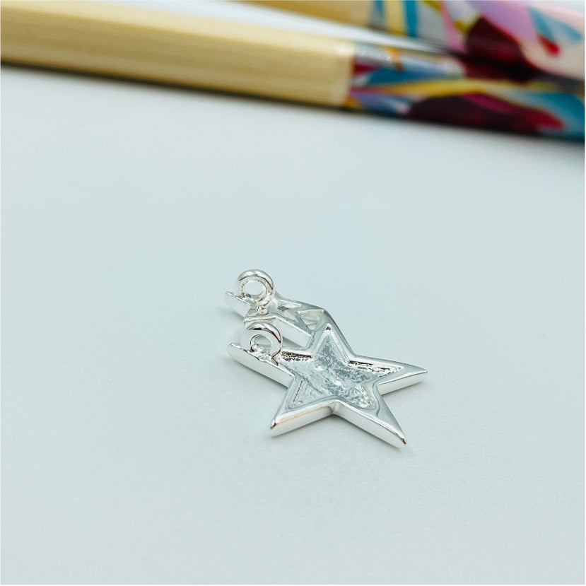FP880 Colgante Doble Estrella Mediana y Chica 15x15 mm argollitas traseras para pasar Figura Baño Plata Figuras Bañadas en Oro y Plata hecho de Bronce Bañado en Plata 50 ml Joyas Bañadas en Plata