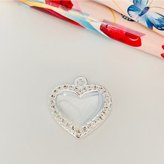 FP893 Colgante Corazón con borde de circones 15 mm Figura Baño Plata Figuras Bañadas en Oro y Plata hecho de Bronce Bañado en Plata 50 ml Joyas Bañadas en Plata