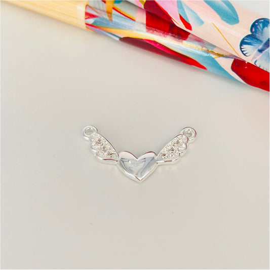FP894 Colgante Corazón Alado con circones en alitas con argollitas en puntas 13x19 mm incluidas argollitas Figura Baño Plata Figuras Bañadas en Oro y Plata hecho de Bronce Bañado en Plata 50 ml Joyas Bañadas en Plata