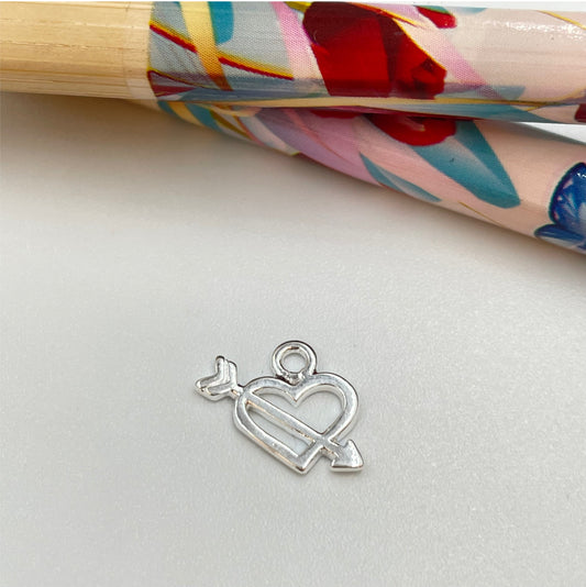 FP921 Corazón Flecha Cupido 7x10 mm más argollita Figura Baño Plata Figuras Bañadas en Oro y Plata hecho de Bronce Bañado en Plata 50 ml Joyas Bañadas en Plata
