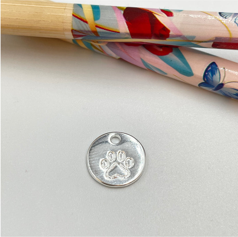 FP923 Medalla Patita de Perro estampada diá. 12 mm Figura Baño Plata Figuras Bañadas en Oro y Plata hecho de Bronce Bañado en Plata 50 ml Joyas Bañadas en Plata