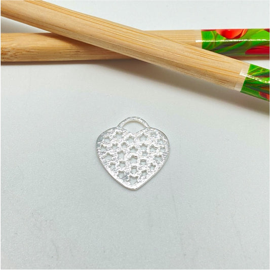 FP936 Colgante Corazón con estrellas caladas 20x19 mm Figura Baño Plata Figuras Bañadas hecho de Bronce Bañado en Plata 50 ml Joyas Bañadas en Plata