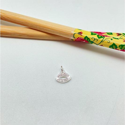 FP940 Colgante Boca con Circones 9x10 mm más argollita Figura Baño Plata Figuras Bañadas hecho de Bronce Bañado en Plata 50 ml Joyas Bañadas en Plata