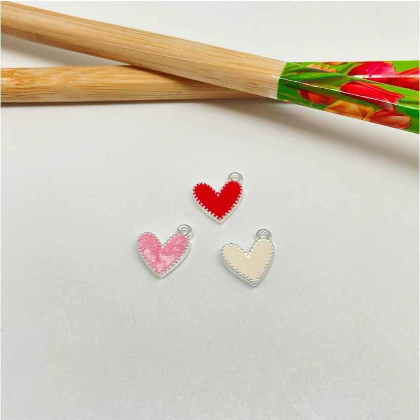 FP941 Colgante Mini Corazón con Resina de Color 9 mm más argollita Figura Baño Plata Figuras Bañadas hecho de Bronce Bañado en Plata 50 ml Joyas Bañadas en Plata