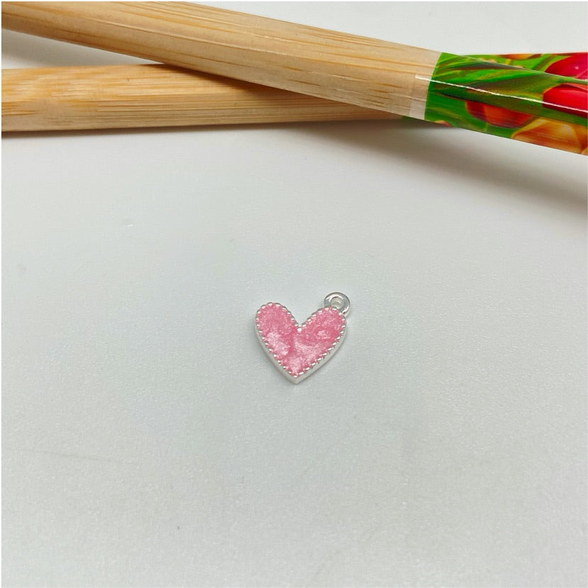 FP941-Rosado Irregular Colgante Mini Corazón con Resina de Color 9 mm más argollita Figura Baño Plata Figuras Bañadas hecho de Bronce Bañado en Plata 50 ml Joyas Bañadas en Plata