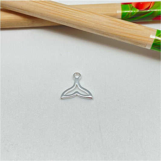 FP953 Colgante Colita de Sirena 7x11 mm más argollita Figura Baño Plata Figuras Bañadas hecho de Bronce Bañado en Plata 50 ml Joyas Bañadas en Plata
