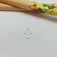 FP955 Colgante Mini Cruz Calada 9x7 mm más argollita Figura Baño Plata Figuras Bañadas hecho de Bronce Bañado en Plata 50 ml Joyas Bañadas en Plata