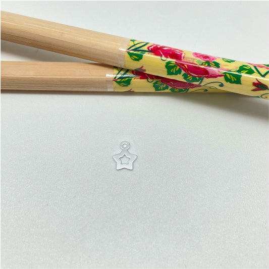FP956 Colgante Mini estrella Calada 6x6 mm más argollita Figura Baño Plata Figuras Bañadas hecho de Bronce Bañado en Plata 50 ml Joyas Bañadas en Plata