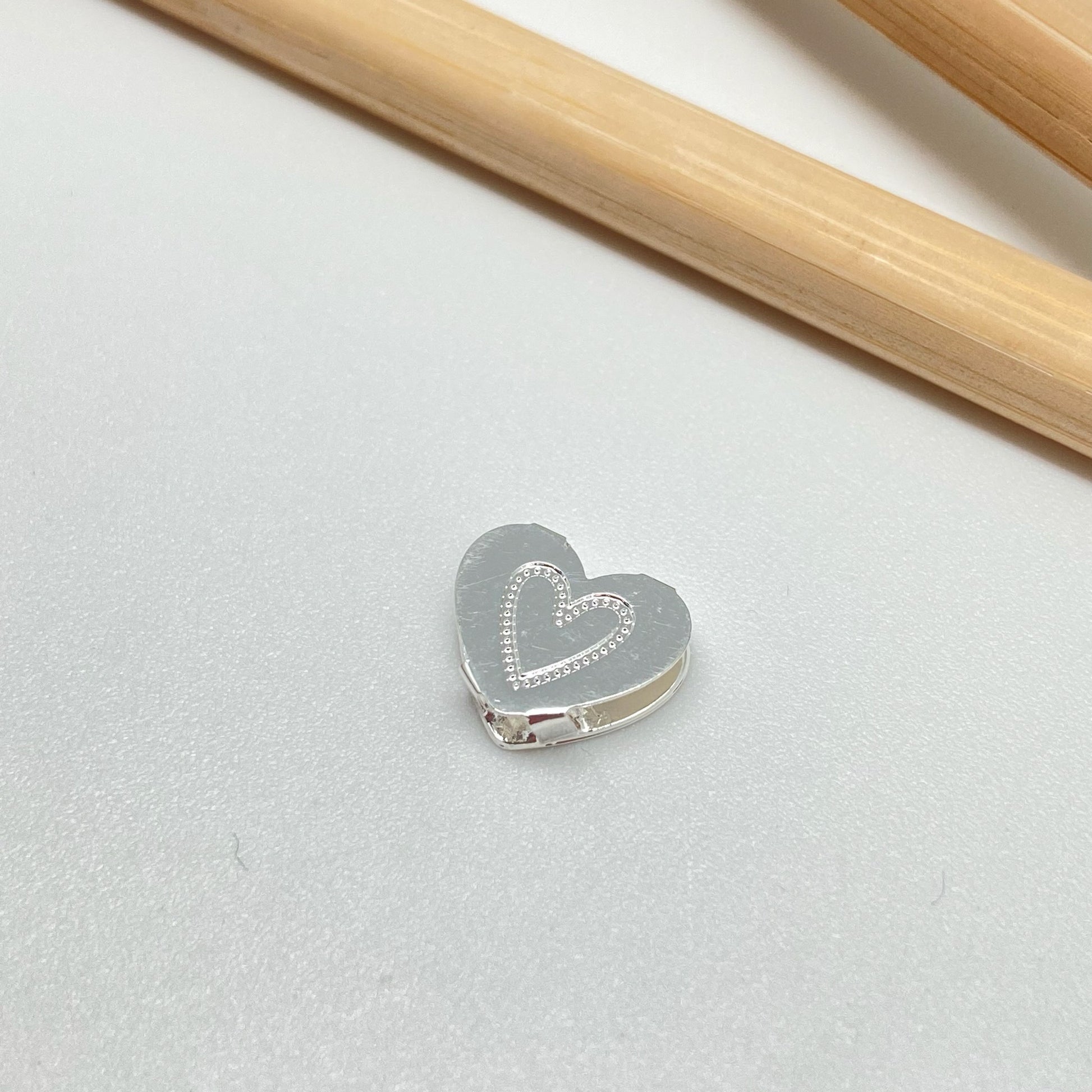 FP958 Colgante Corazón para pasar 11x11 mm Figura Baño Plata Figuras Bañadas hecho de Bronce Bañado en Plata 50 ml Joyas Bañadas en Plata