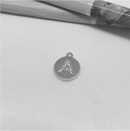 FP961-A Colgante Medalla con Letra en Circones 11 mm más argollita Figura Baño Plata Figuras Bañadas hecho de Bronce Bañado en Plata 50 ml Joyas Bañadas en Plata