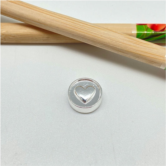 FP964 Colgante Corazón estampado en relieve para pasar diá. 12 mm espesor 4 mm Figura Baño Plata Figuras Bañadas hecho de Bronce Bañado en Plata 50 ml Joyas Bañadas en Plata