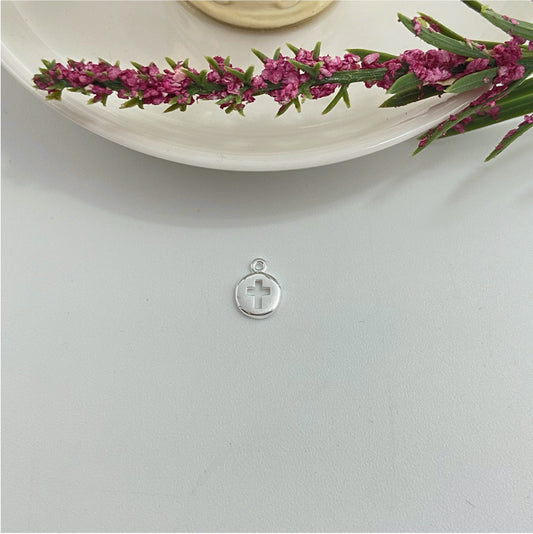 FP990 Colgante Mini Medalla con Cruz Calada 8 mm más argollita Espesor 1.8 mm Figura Baño Plata Figuras Bañadas hecho de Bronce Bañado en Plata 50 ml Joyas Bañadas en Plata